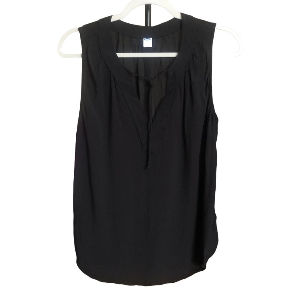 Old Navy black tank top